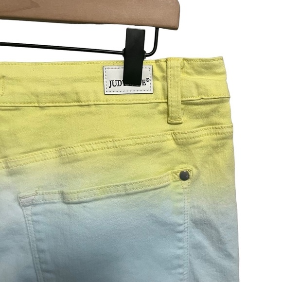 Judy Blue Dip Dye Cut Off Shorts - Picture 7 of 10